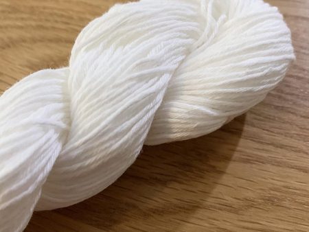 *PFD - SASHIKO KOGIN thread 20 8 - 100 meter skein - THICK weight - White - SINGLE SKEIN Online now